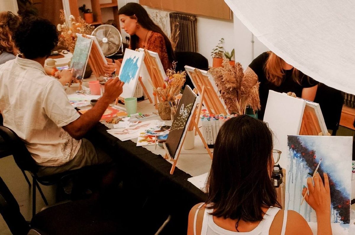 Guided painting session at Fluere Workshop
